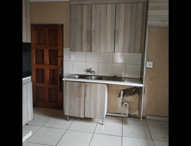3 BEDROOM HOUSE FOR SALE IN TLHABANE WEST